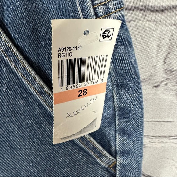 Agolde Cooper Cargo Utilitarian Denim Jeans High Rise Regulation Wash 28 NWT - Picture 10 of 11